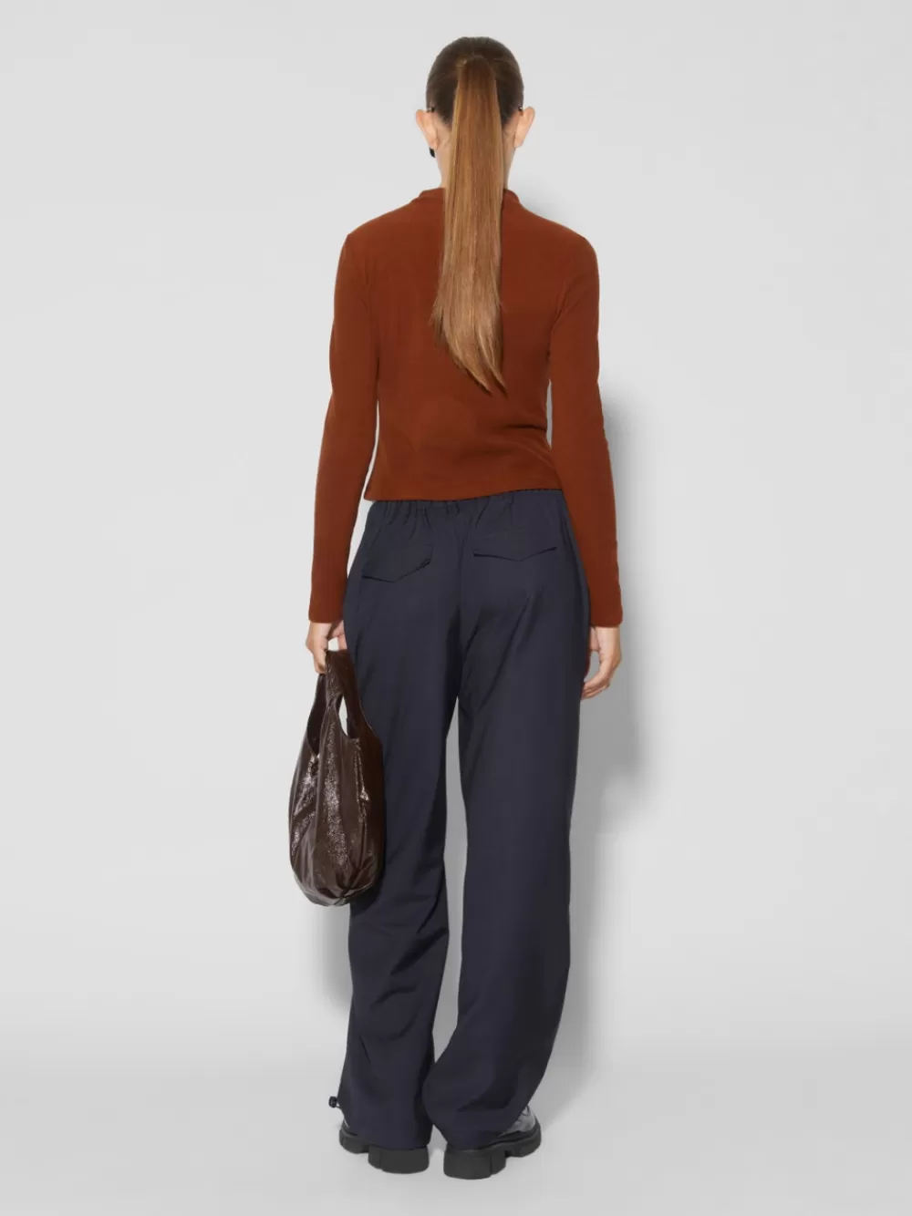 VERO MODA SNJACKIE Urheiluhousut Navy Blazer Fashion