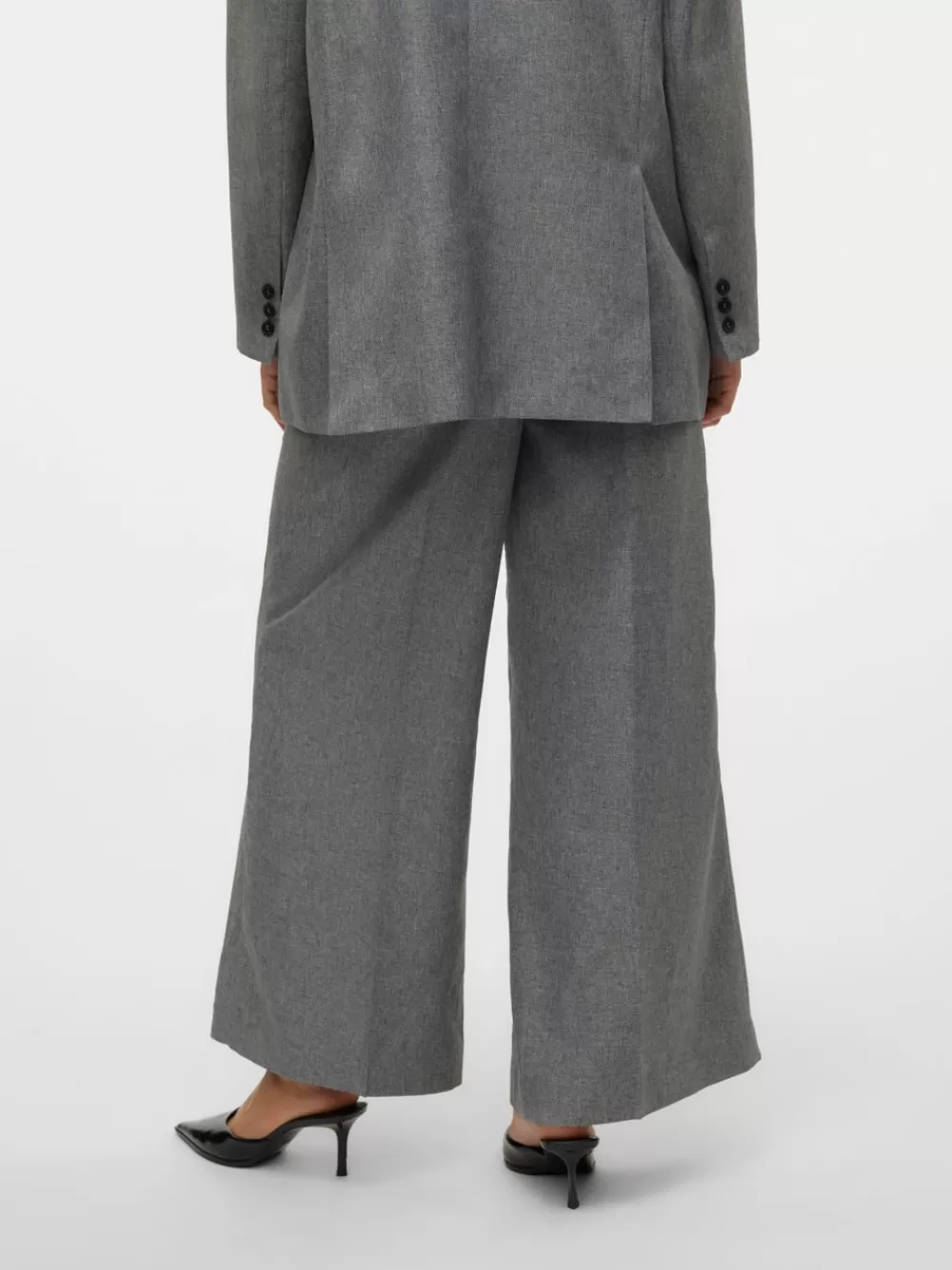 VERO MODA SNNANA Normaali vyötärö Housut Grey Outlet