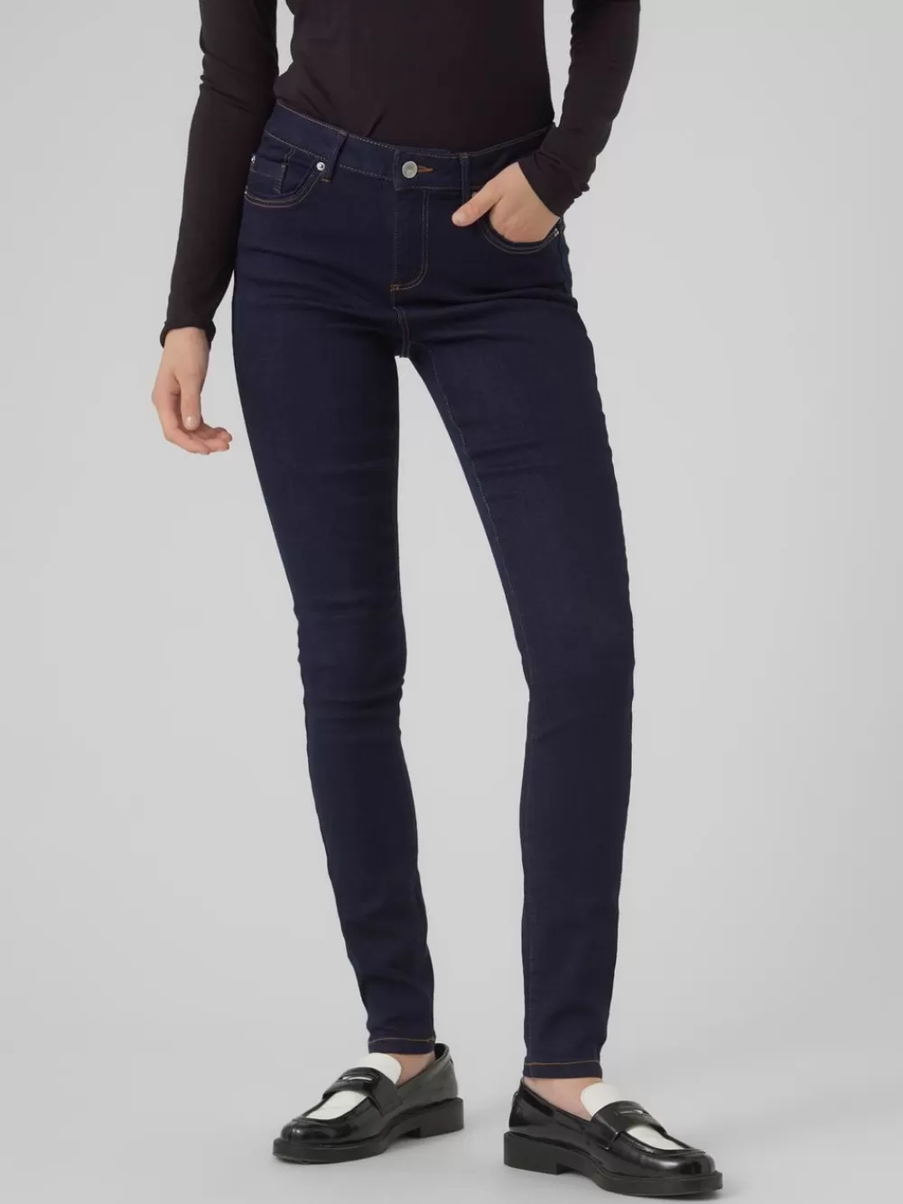 VERO MODA VMALIA Normaali vyötärö Slim fit Farkut Dark Blue Denim Fashion