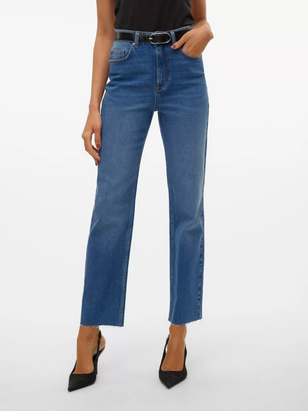 VERO MODA VMCALIA Korkea vyötärö Straight fit Farkut Medium Blue Denim Online