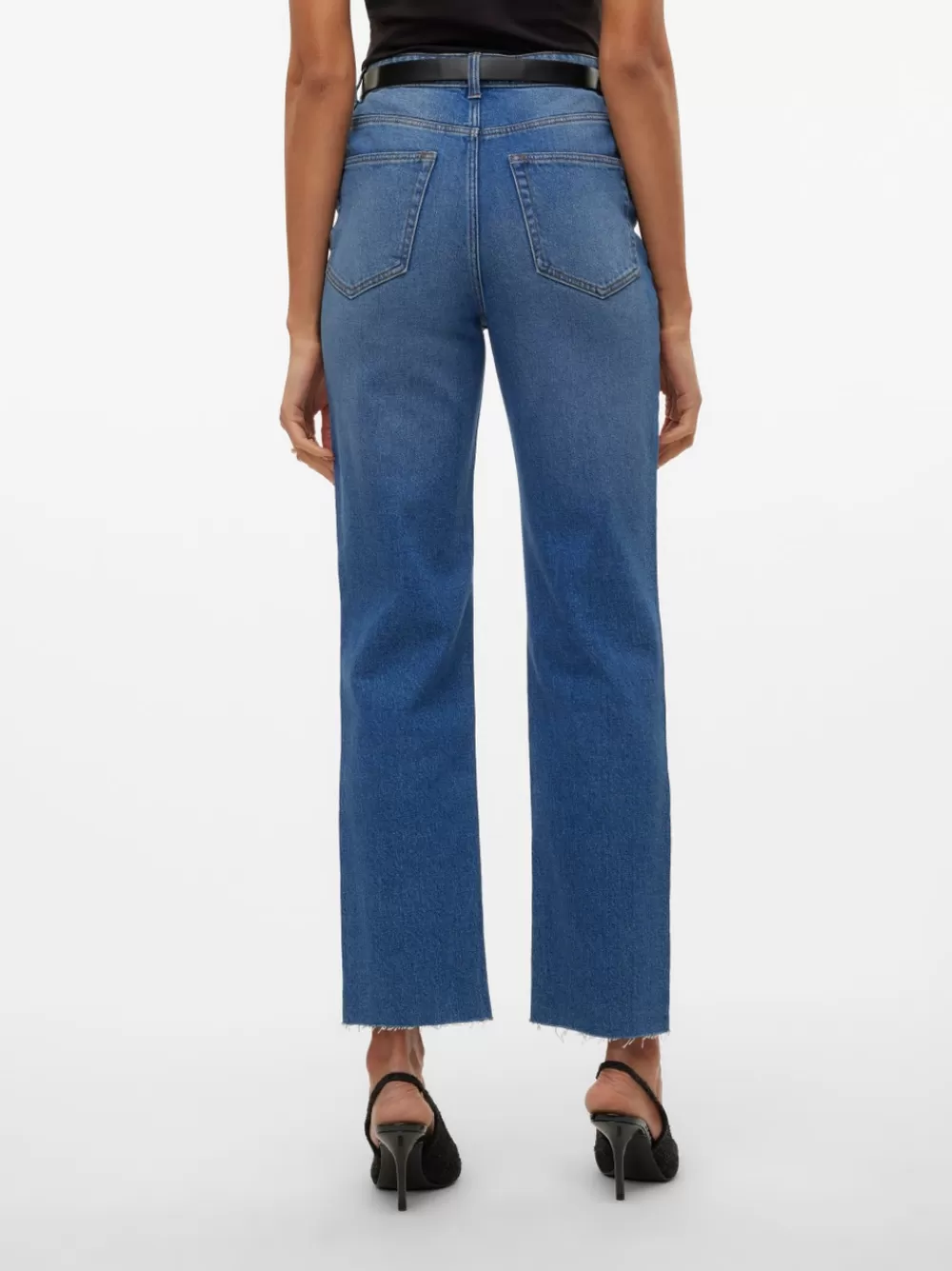 VERO MODA VMCALIA Korkea vyötärö Straight fit Farkut Medium Blue Denim Online