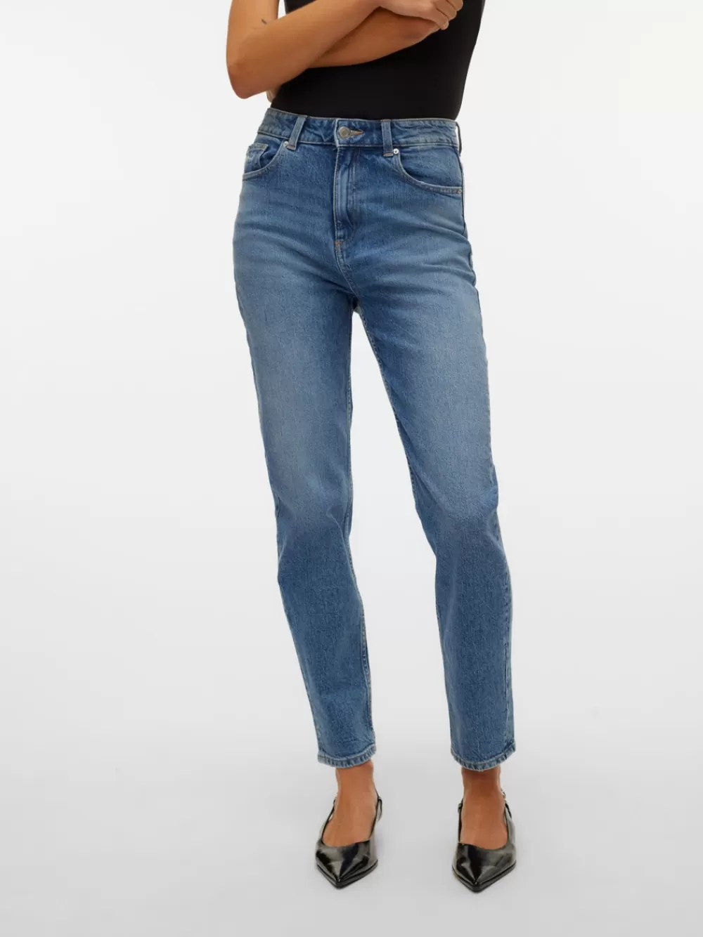 VERO MODA VMCARRIE Erittäin korkea vyötärö Mom fit Farkut Medium Blue Denim Online