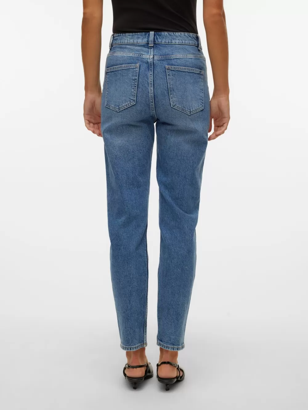 VERO MODA VMCARRIE Erittäin korkea vyötärö Mom fit Farkut Medium Blue Denim Online