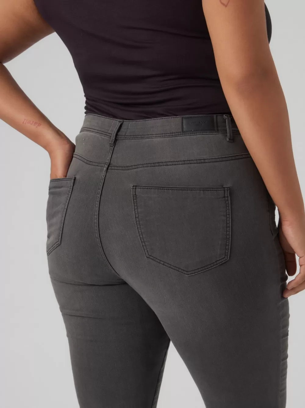 VERO MODA VMCFANYA Normaali vyötärö Skinny fit Farkut Dark Grey Denim Flash Sale