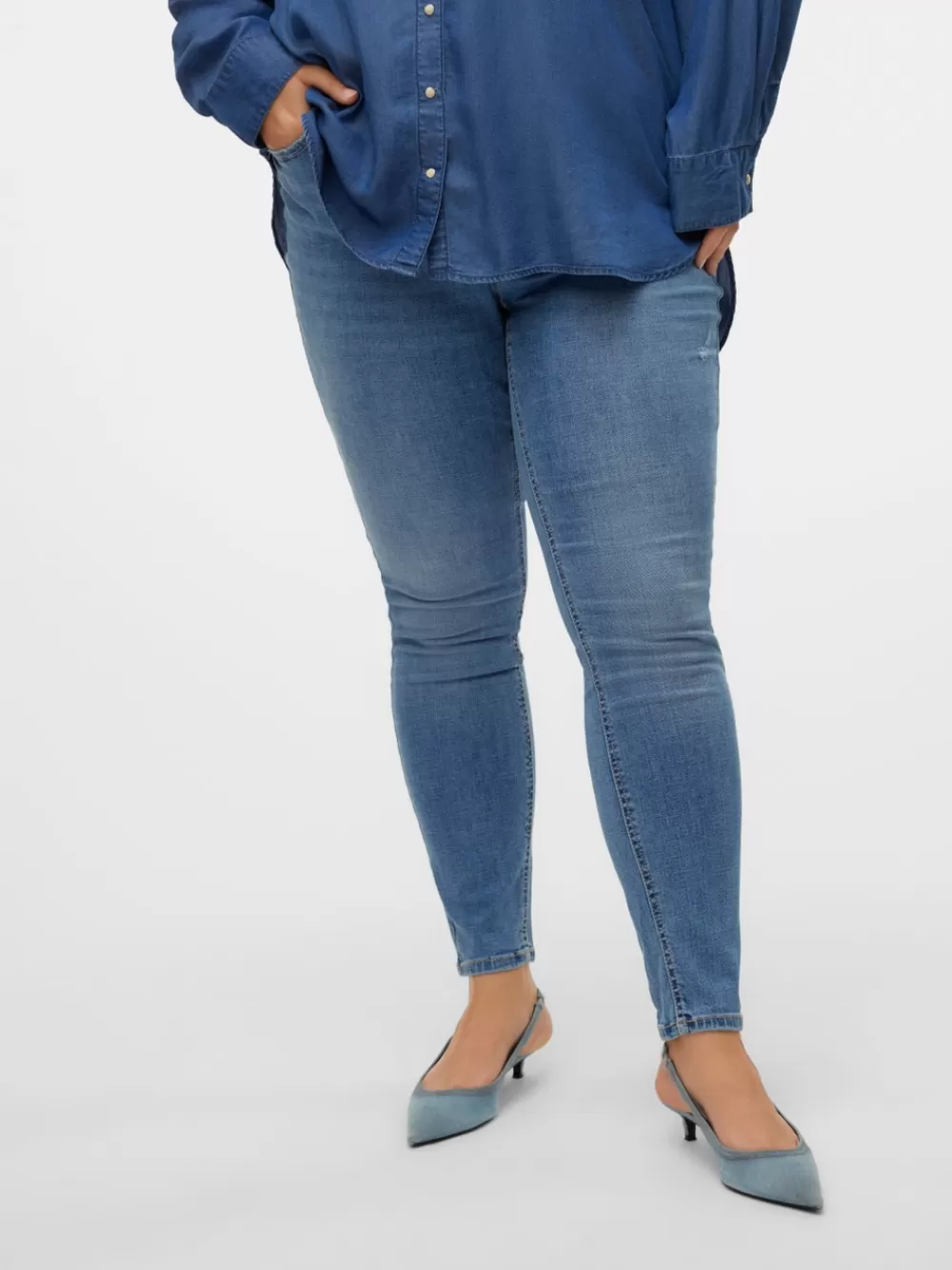 VERO MODA VMCFLASH Normaali vyötärö Skinny fit Farkut Medium Blue Denim Outlet