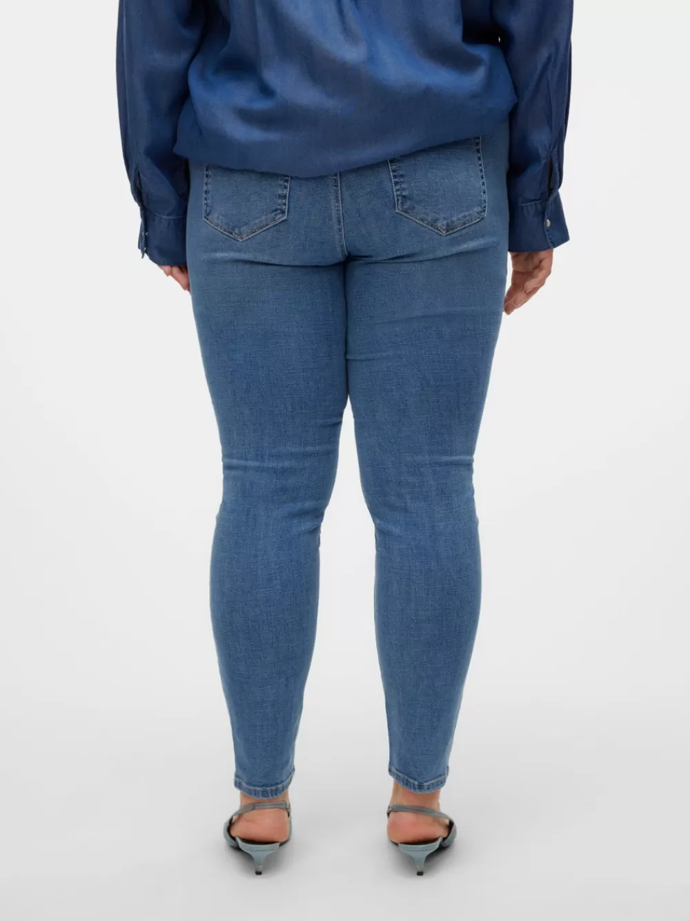 VERO MODA VMCFLASH Normaali vyötärö Skinny fit Farkut Medium Blue Denim Outlet