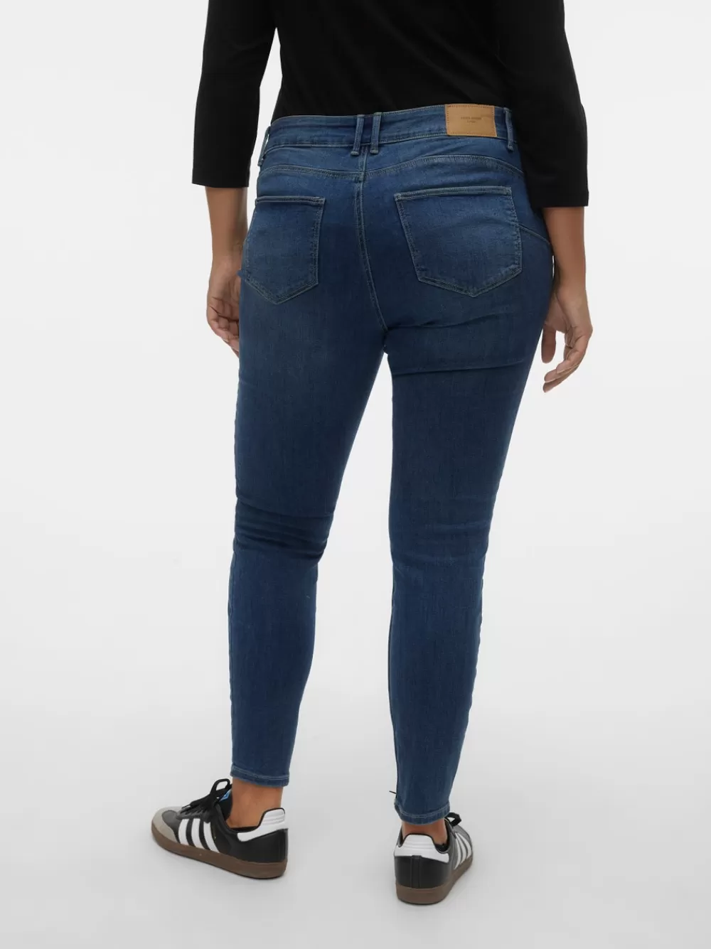 VERO MODA VMCSELA Normaali vyötärö Slim fit Farkut Medium Blue Denim Fashion