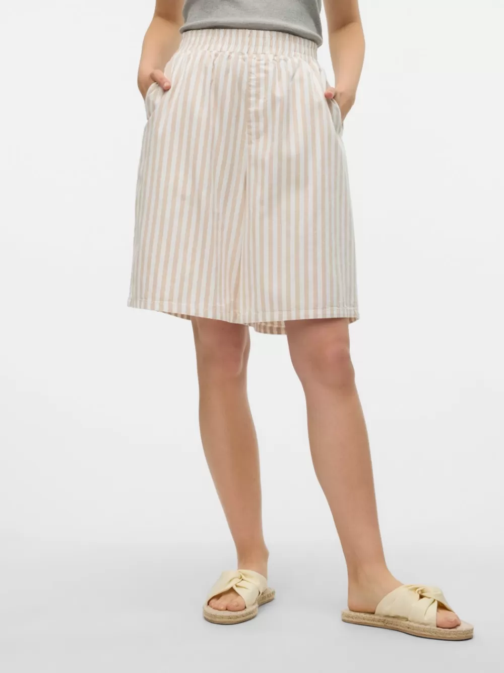 VERO MODA VMGRY Shortsit Pumice Stone Hot