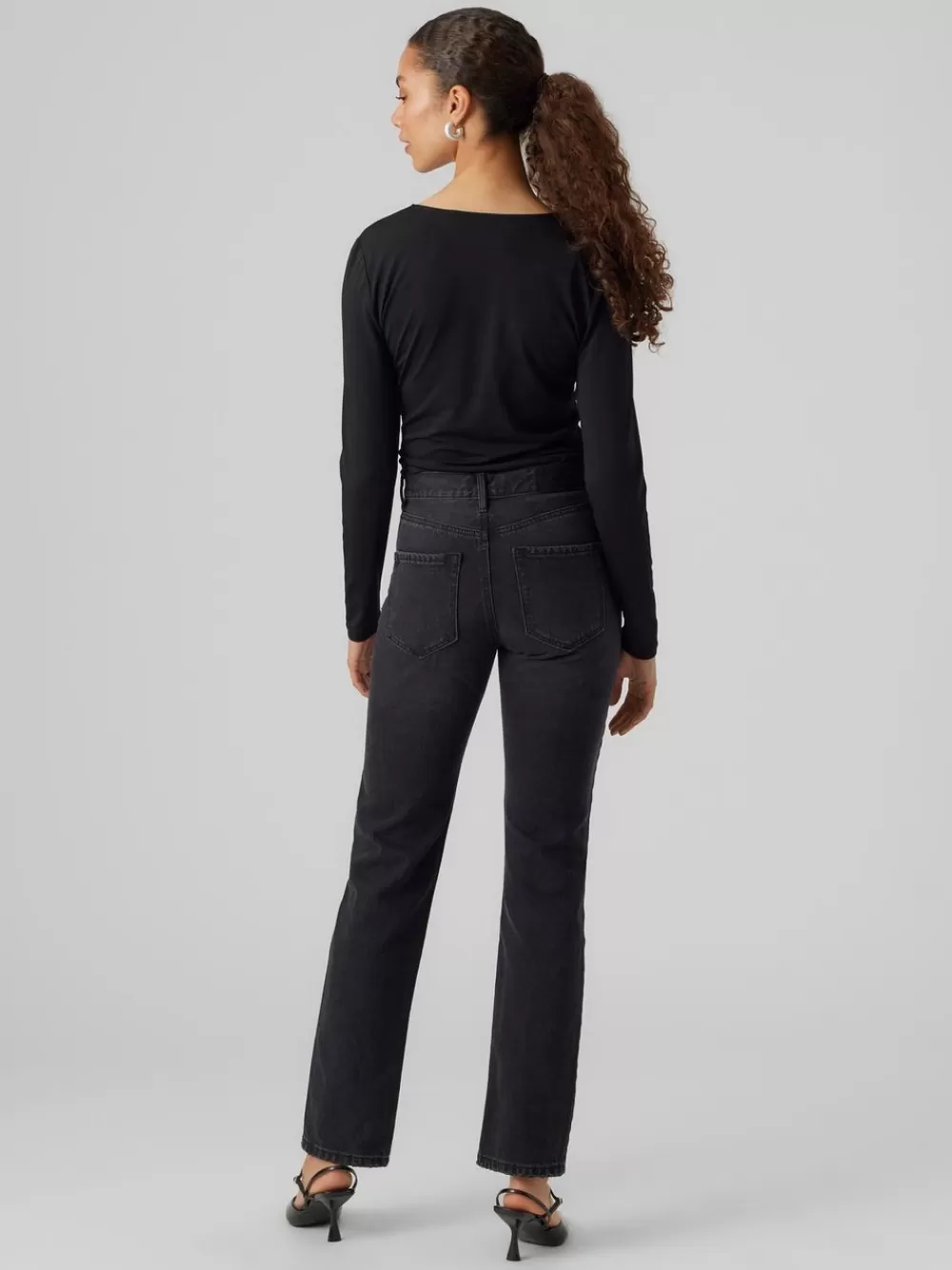 VERO MODA VMHAILEY Korkea vyötärö Straight fit Farkut Black Denim Shop