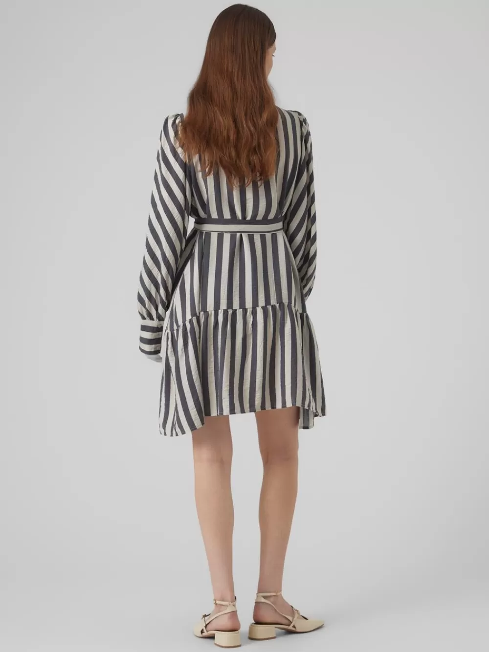 VERO MODA VMIRIS Lyhyt mekko Pumice Stone Online