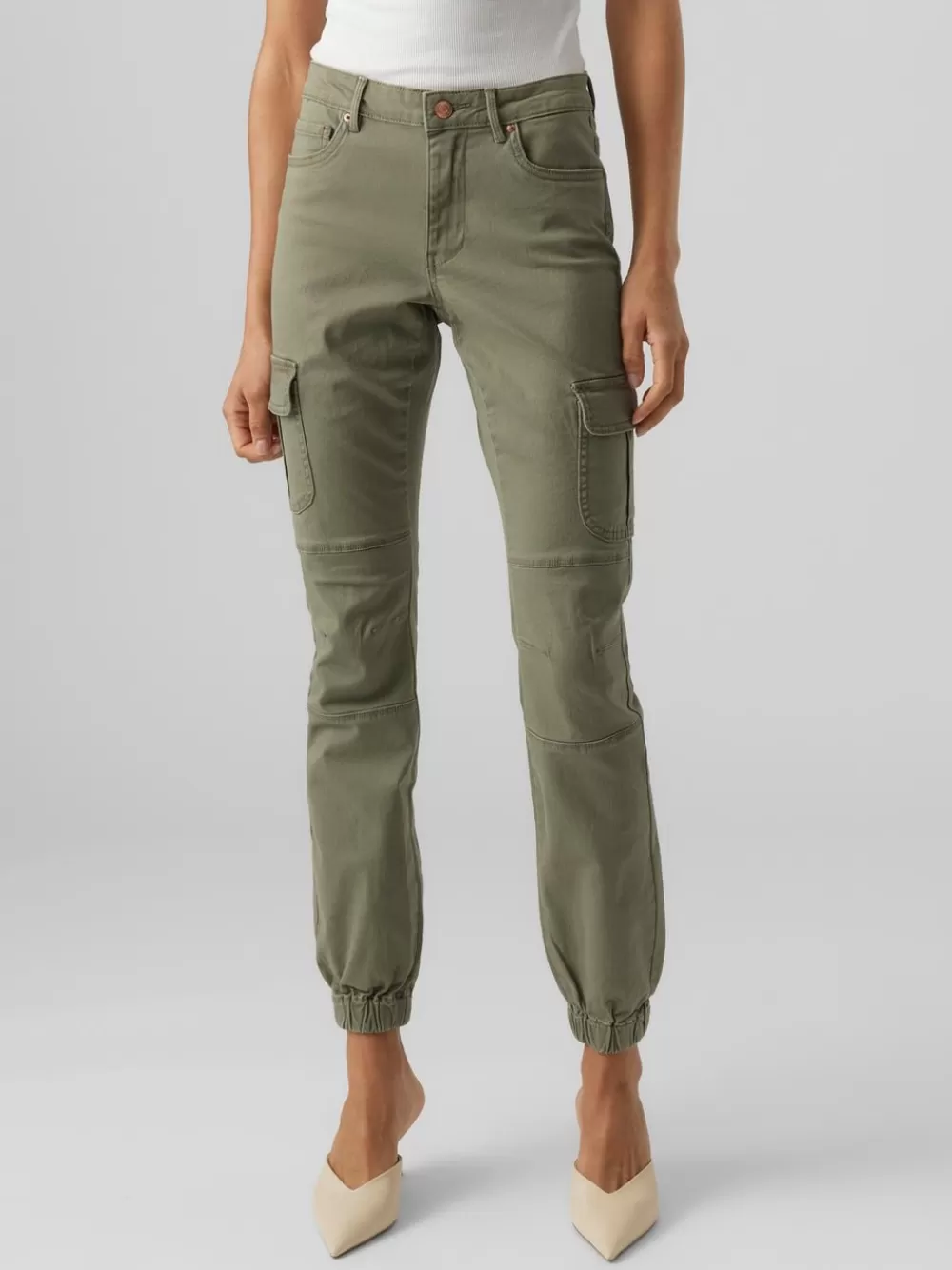 VERO MODA VMIVY Normaali vyötärö Reisitaskuhousut Ivy Green New