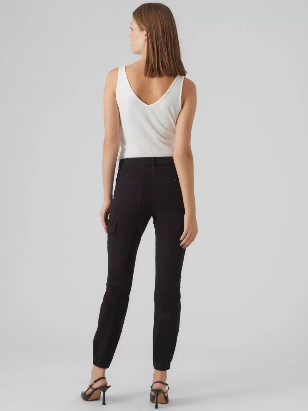 VERO MODA VMIVY Normaali vyötärö Reisitaskuhousut Black Clearance