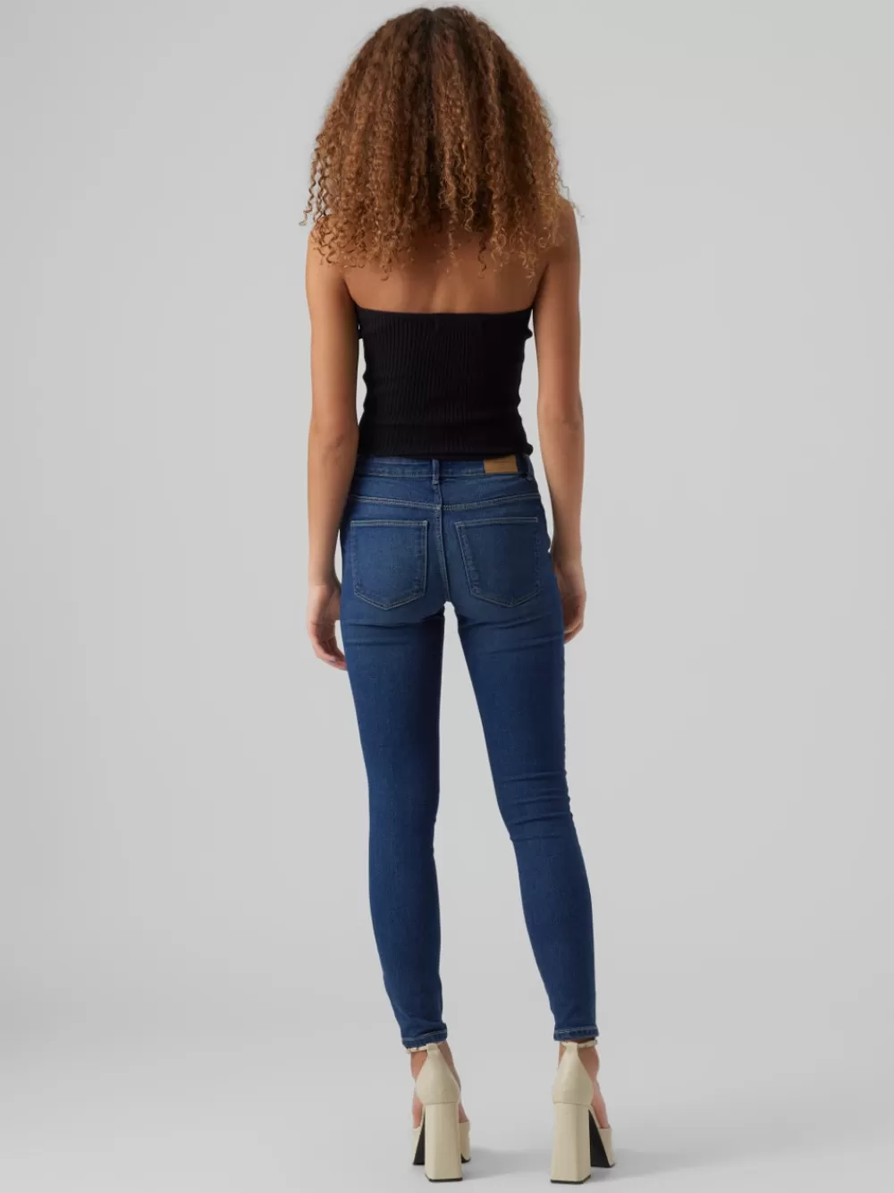 VERO MODA VMJUNE Normaali vyötärö Skinny fit Farkut Medium Blue Denim Shop