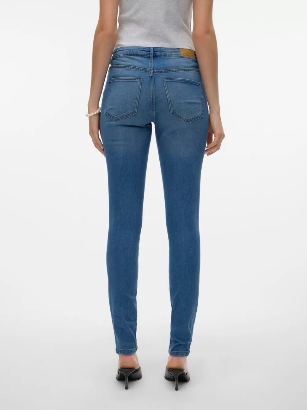 VERO MODA VMJUNE Normaali vyötärö Skinny fit Farkut Medium Blue Denim Online