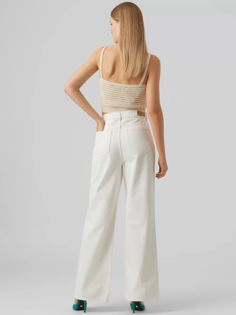 VERO MODA VMKATHY Erittäin korkea vyötärö Wide fit Farkut Snow White Hot