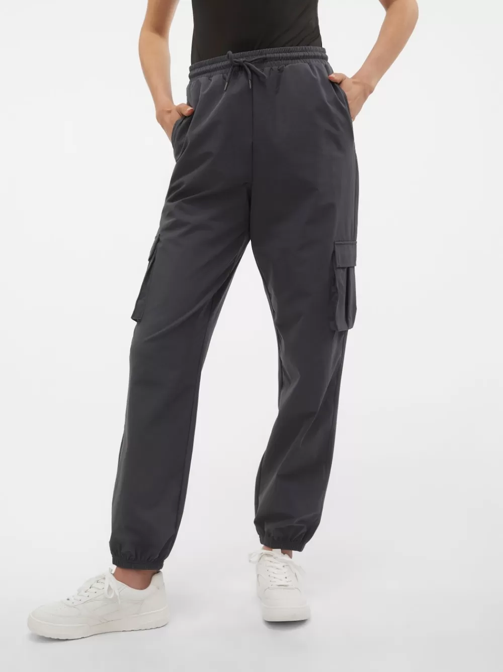 VERO MODA VMKIMBERLY Korkea vyötärö Reisitaskuhousut Asphalt Discount