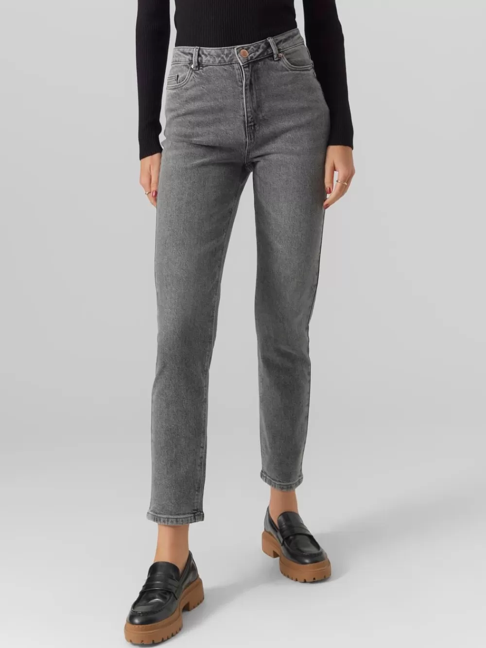 VERO MODA VMLINDA Korkea vyötärö Mom fit Farkut Medium Grey Denim Clearance