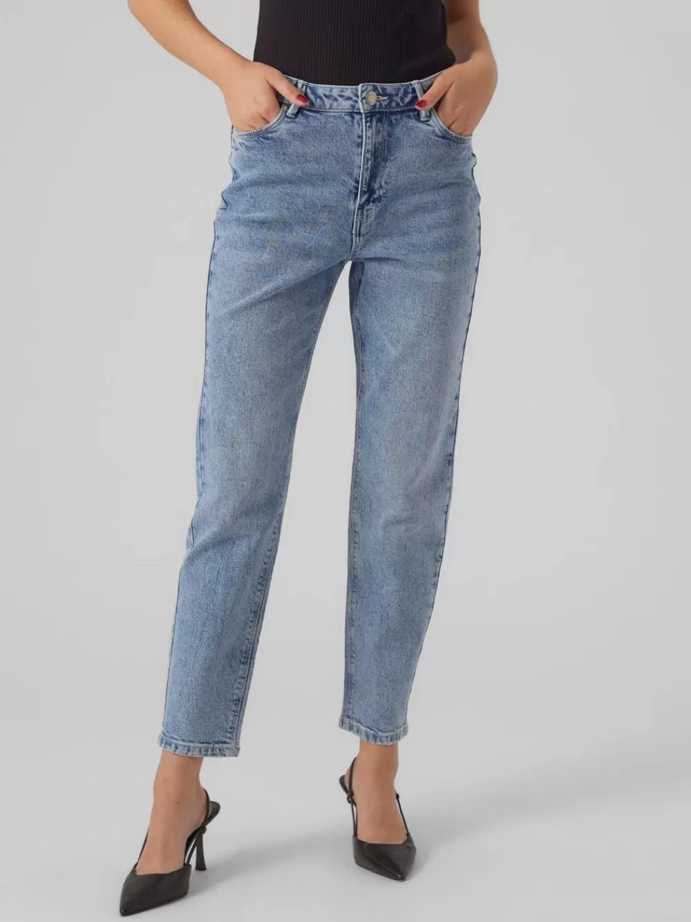 VERO MODA VMLINDA Korkea vyötärö Mom fit Farkut Light Blue Denim Store