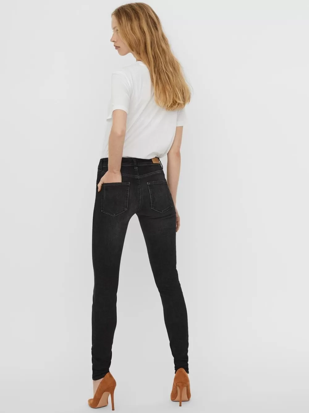 VERO MODA VMLUX Normaali vyötärö Slim fit Farkut Black Shop