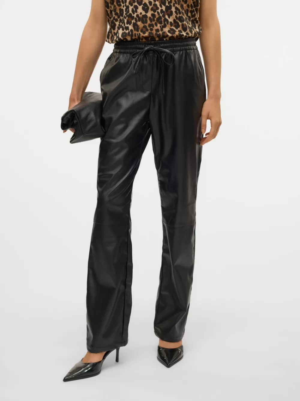 VERO MODA VMPAULA Normaali vyötärö Housut Black Sale