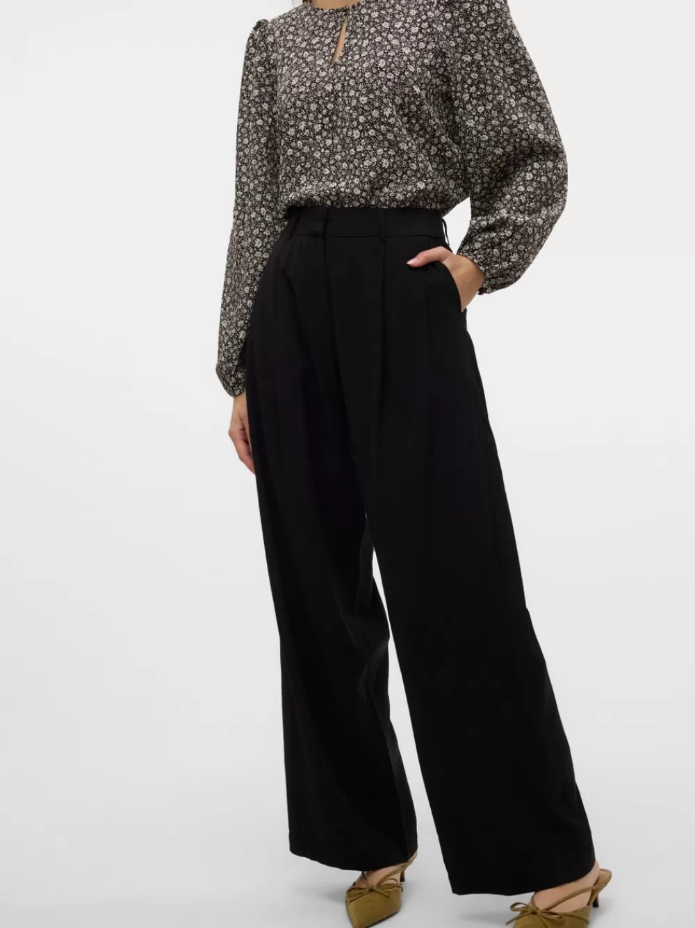 VERO MODA VMPERRY Korkea vyötärö Housut Black Hot
