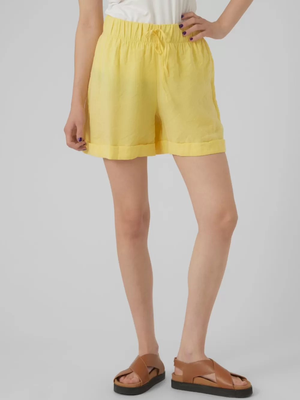 VERO MODA VMQUEENY Shortsit Goldfinch Cheap