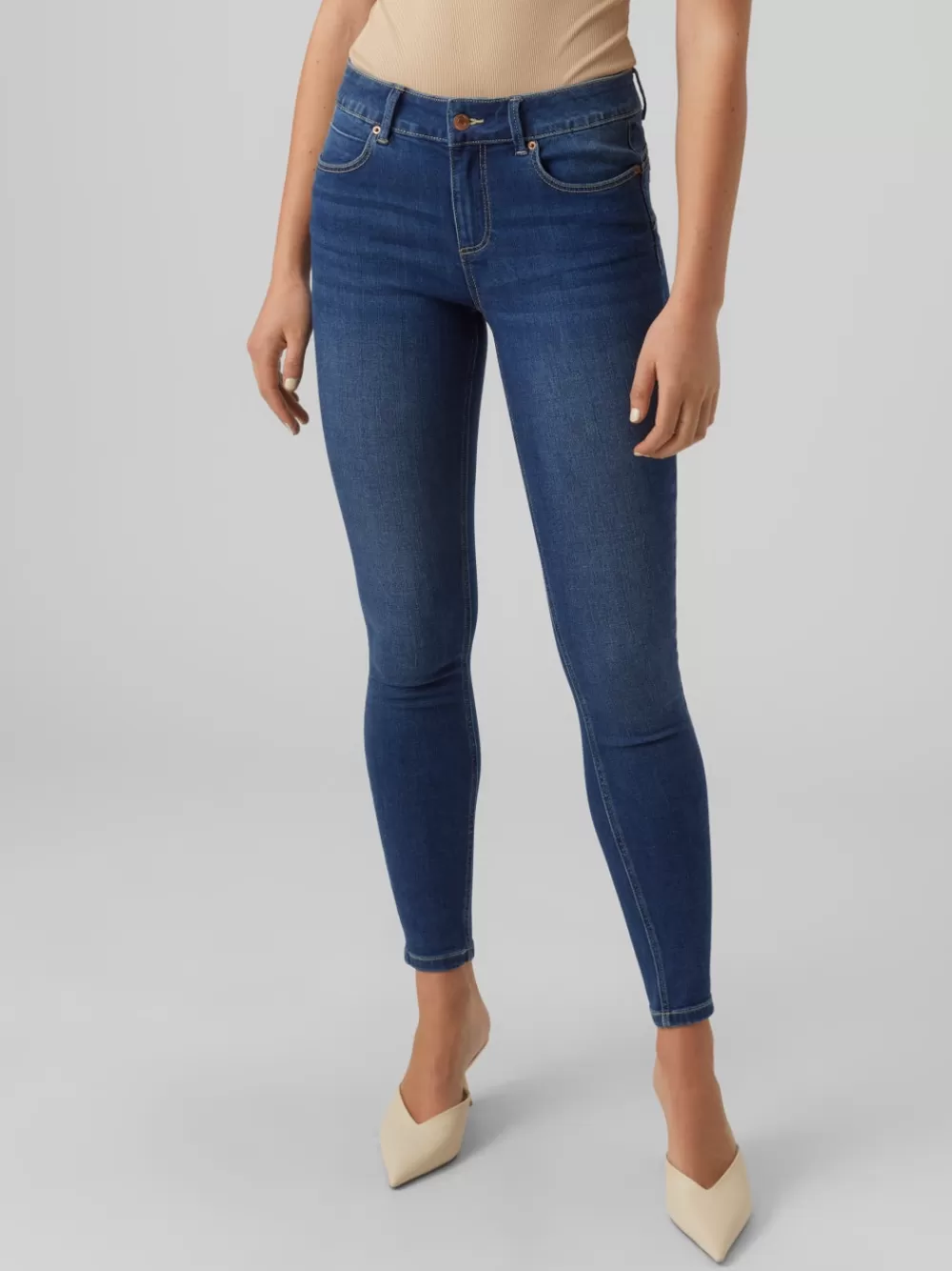 VERO MODA VMSELA Normaali vyötärö Slim fit Farkut Medium Blue Denim Flash Sale