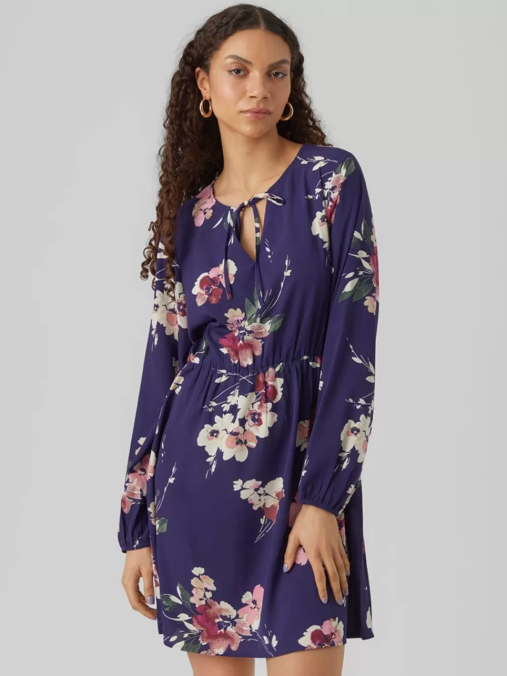 VERO MODA VMSHILAH Lyhyt mekko Astral Aura Shop