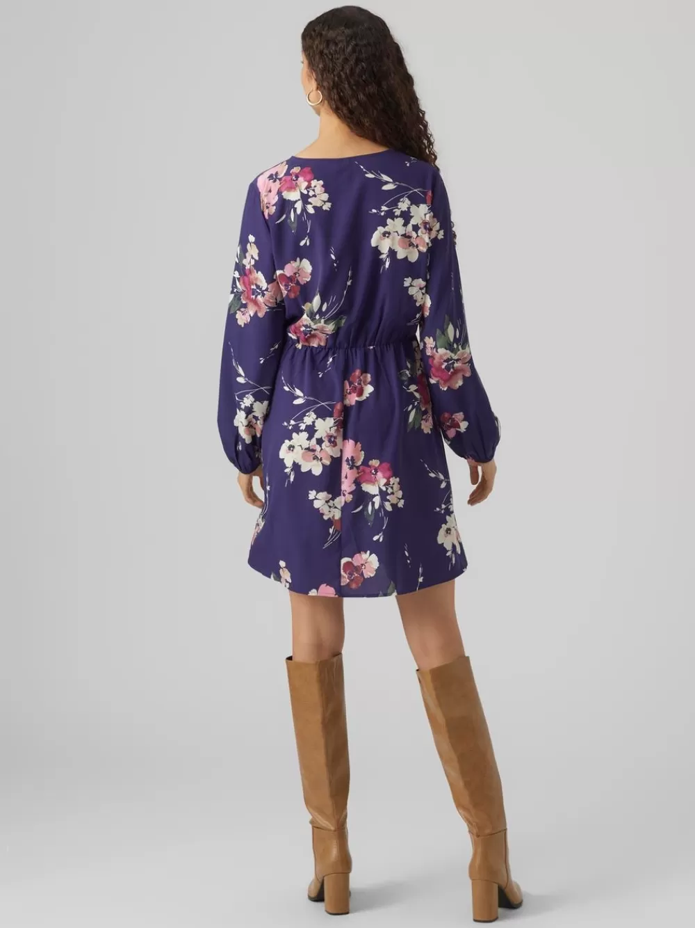 VERO MODA VMSHILAH Lyhyt mekko Astral Aura Shop