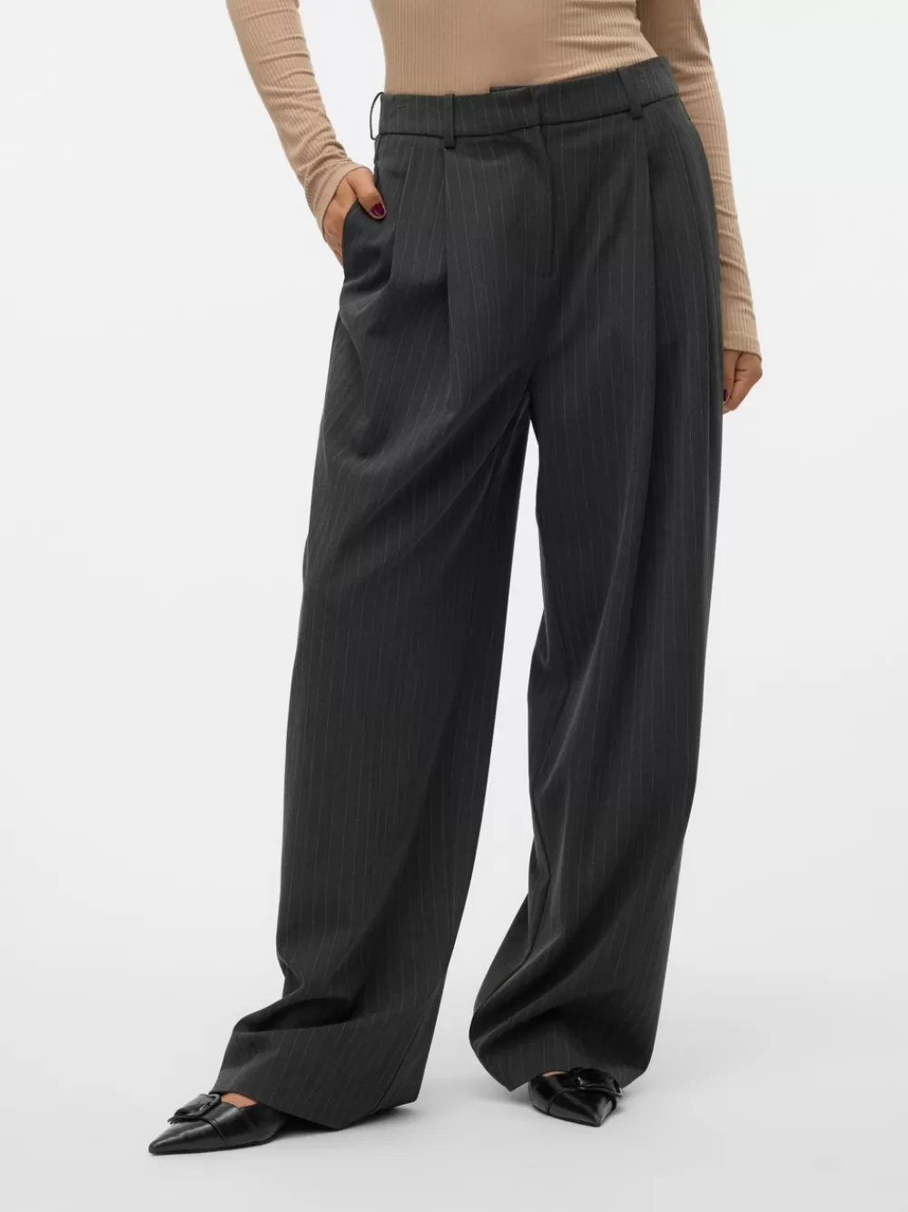 VERO MODA VMSILJE Normaali vyötärö Housut Dark Grey Melange Store