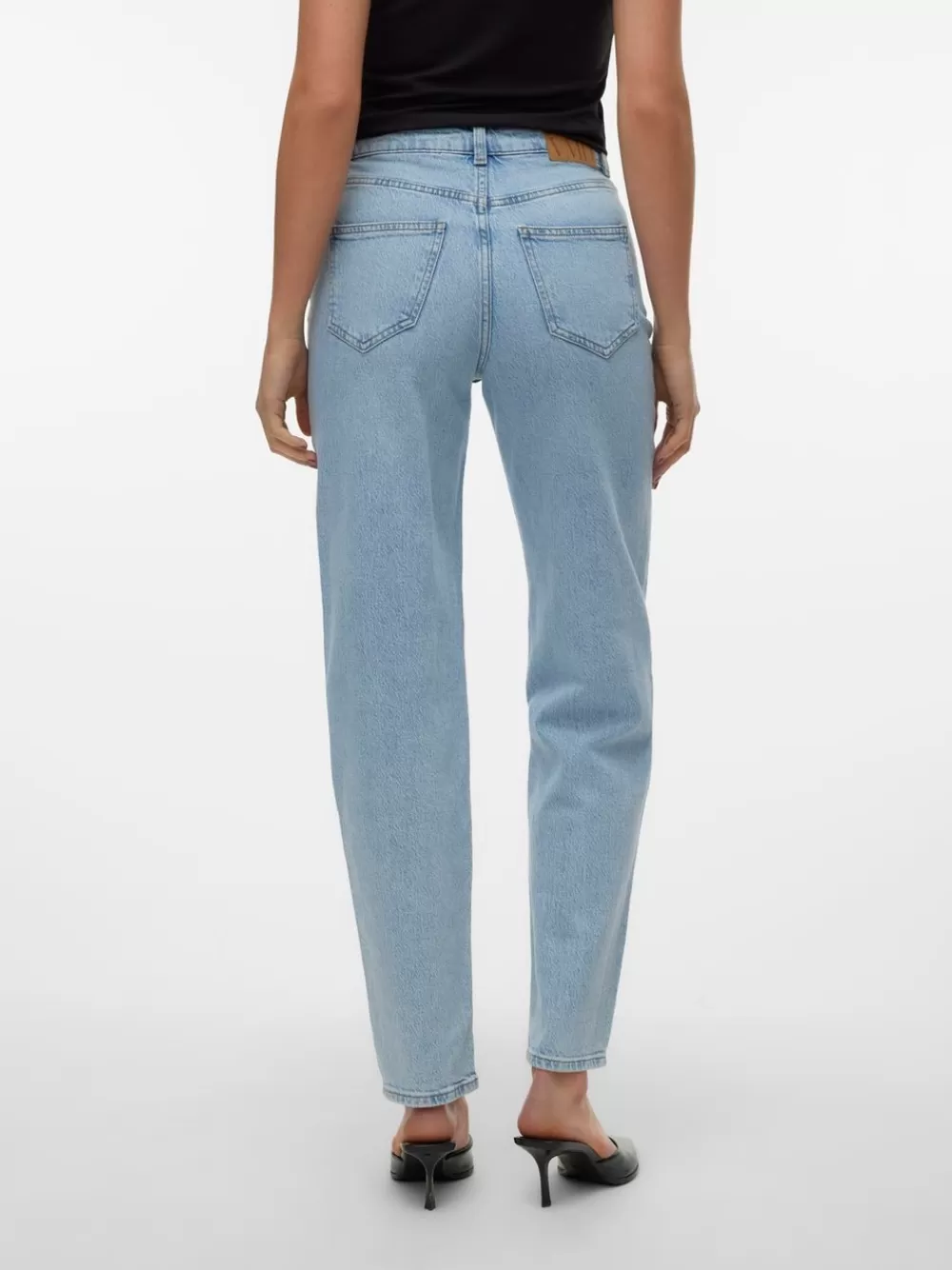 VERO MODA VMTESSA Korkea vyötärö Mom fit Farkut Light Blue Denim Store