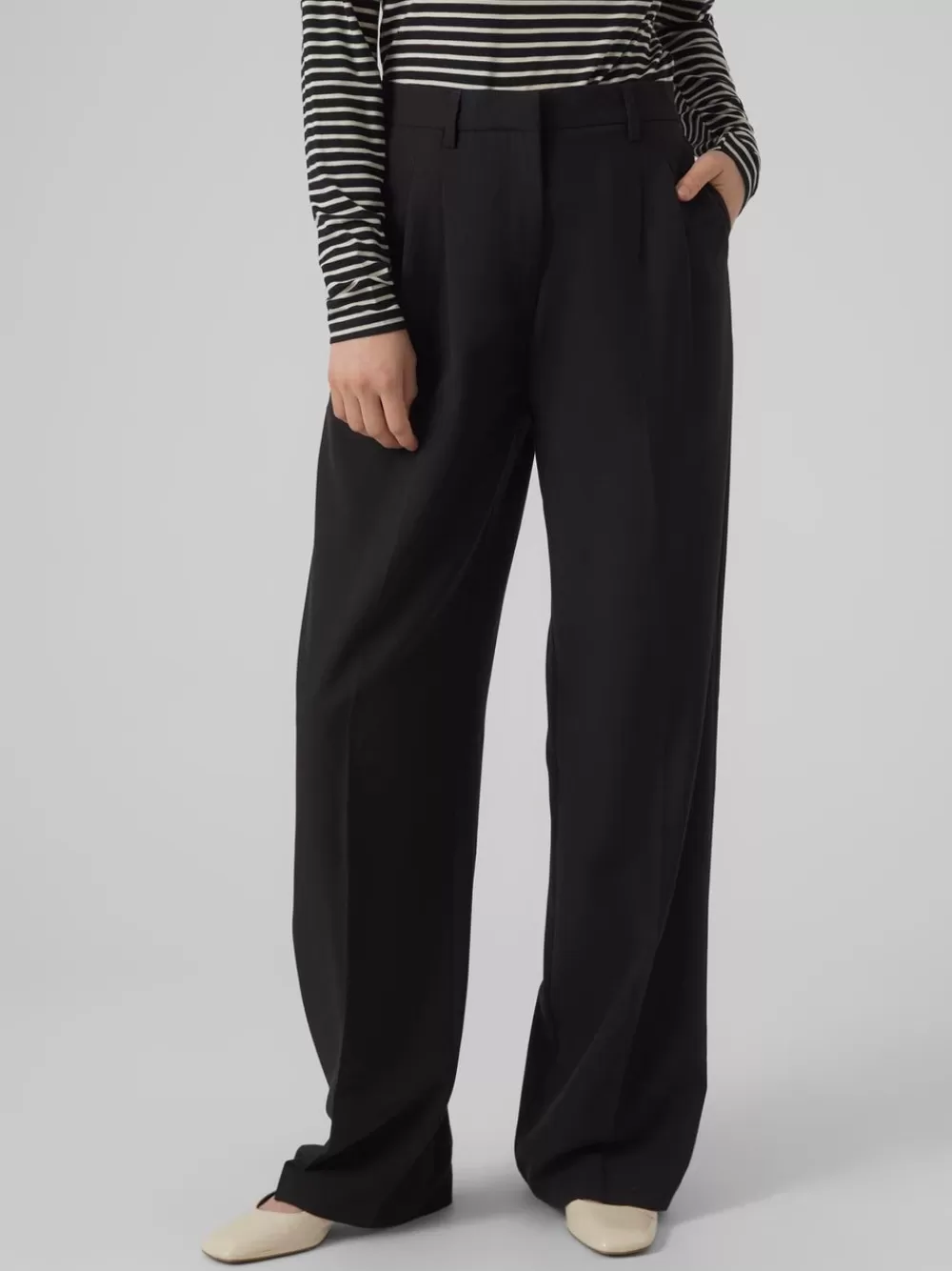 VERO MODA VMTROIAN Normaali vyötärö Housut Black Cheap